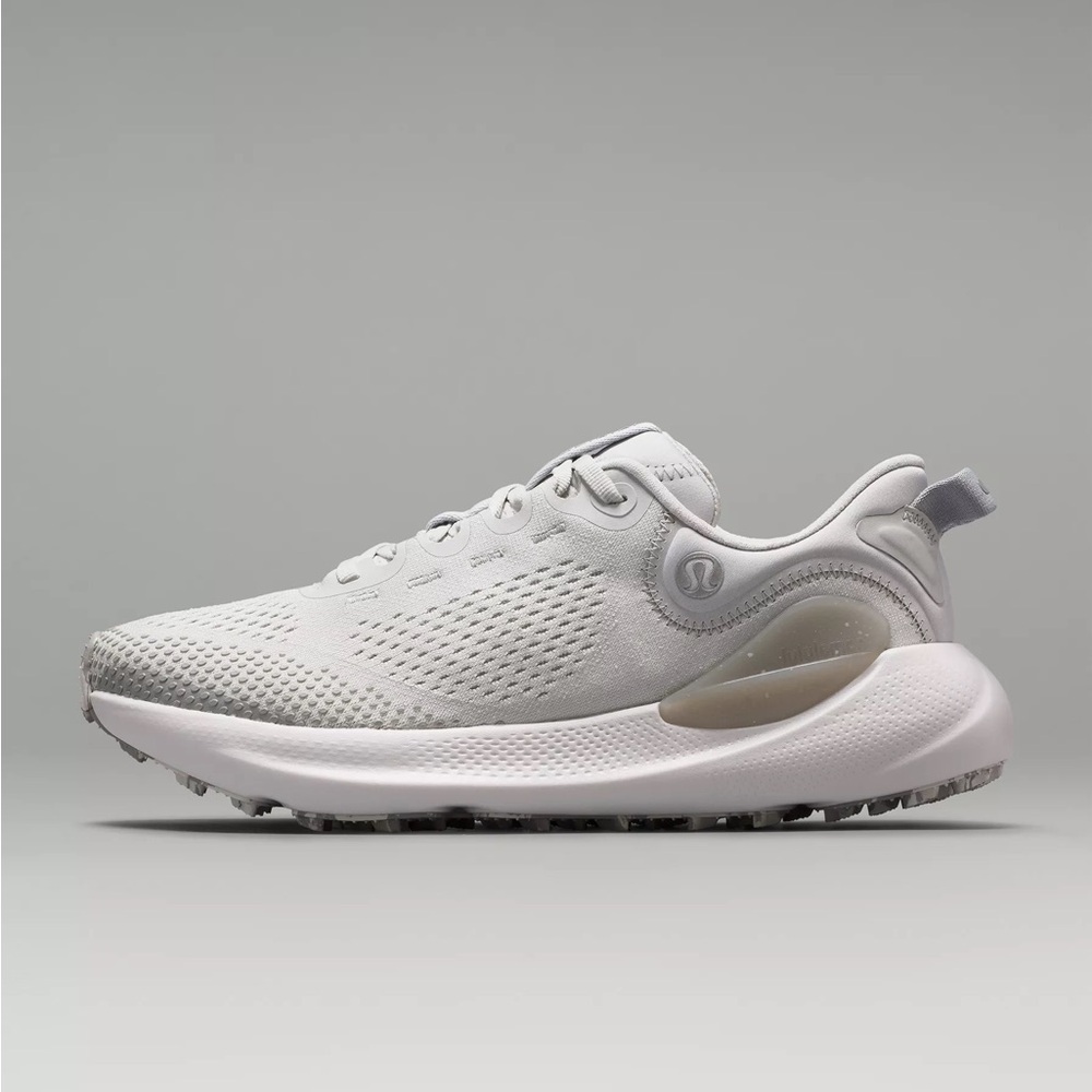 lululemon athletica Women's Beyondfeel Trail Running Shoe 8